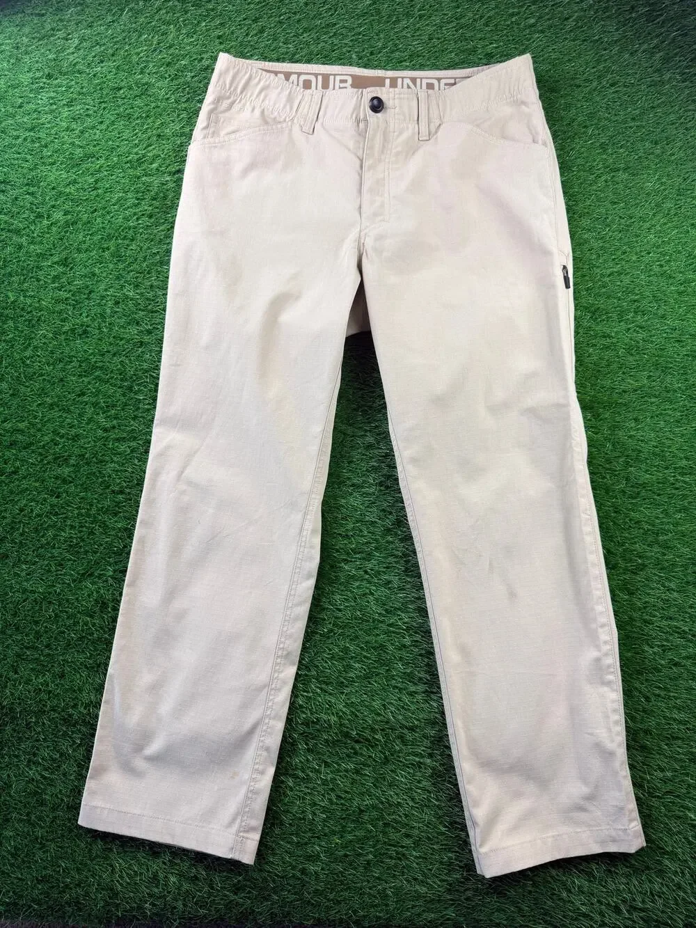 Under Armour Mens Pants 34x30 Tan Khaki Loose Fit Performance Athletic Golf